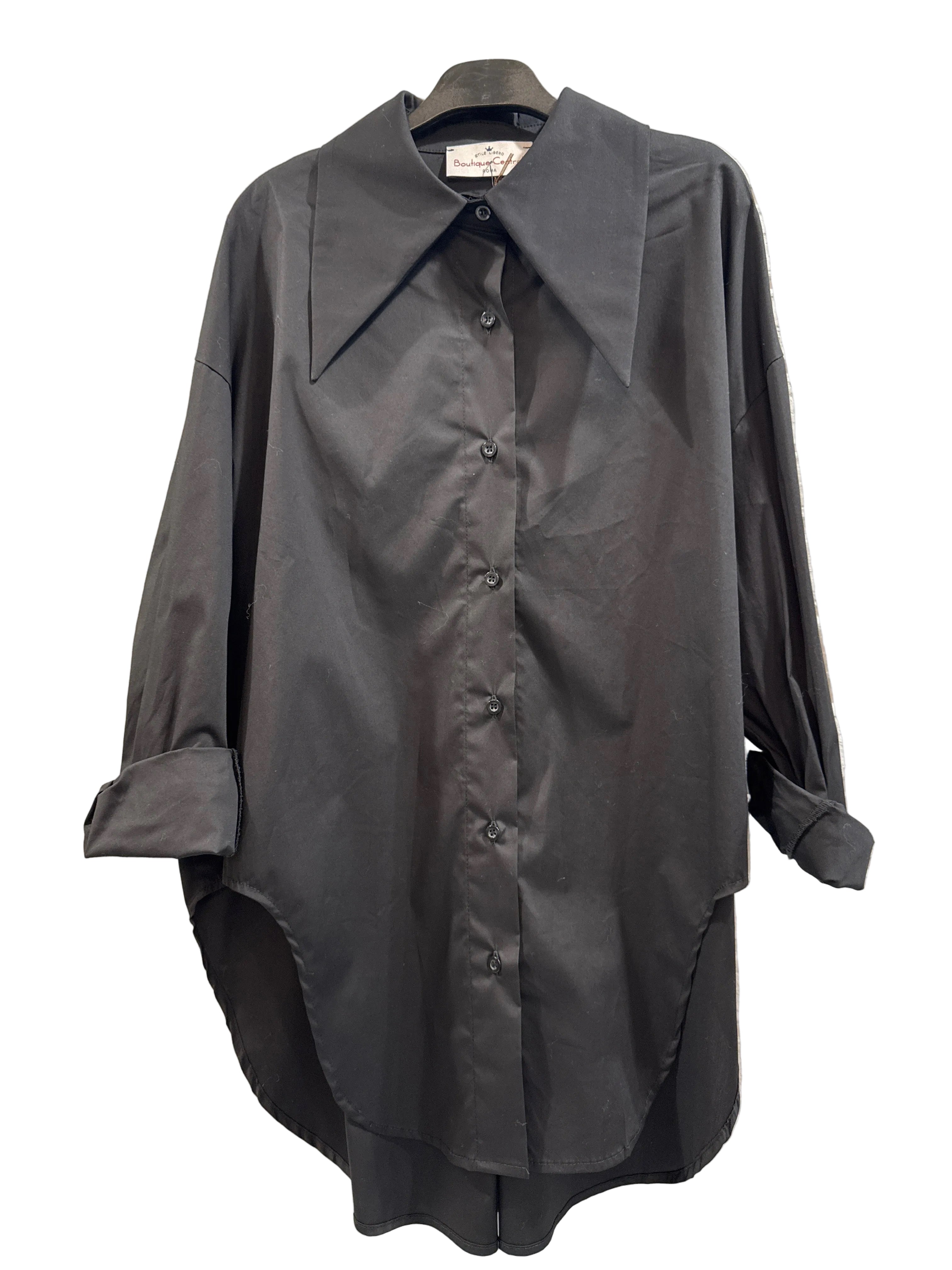 w01-225039 Pointed collar shirt