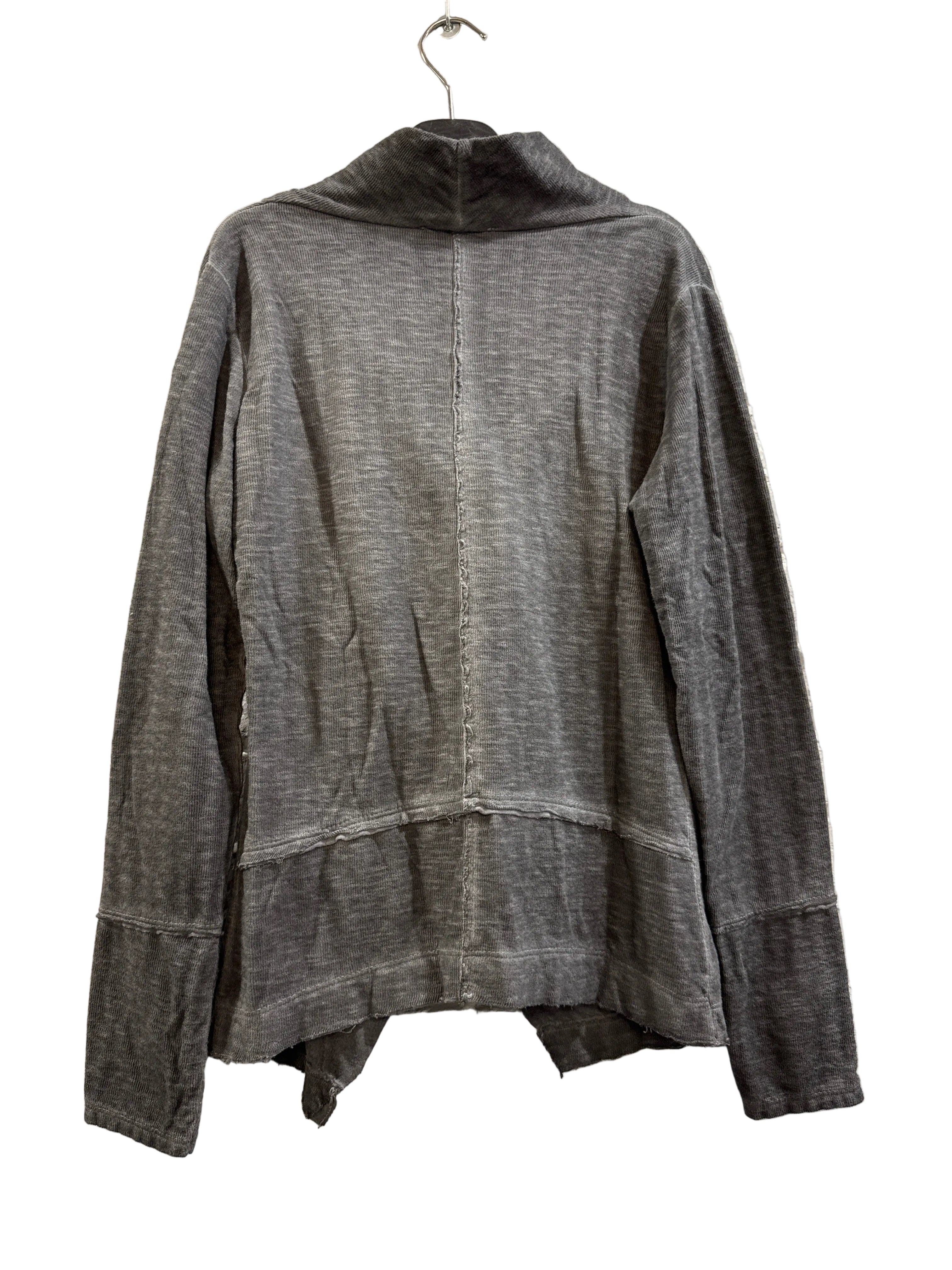 P01-09537 Button Sweater