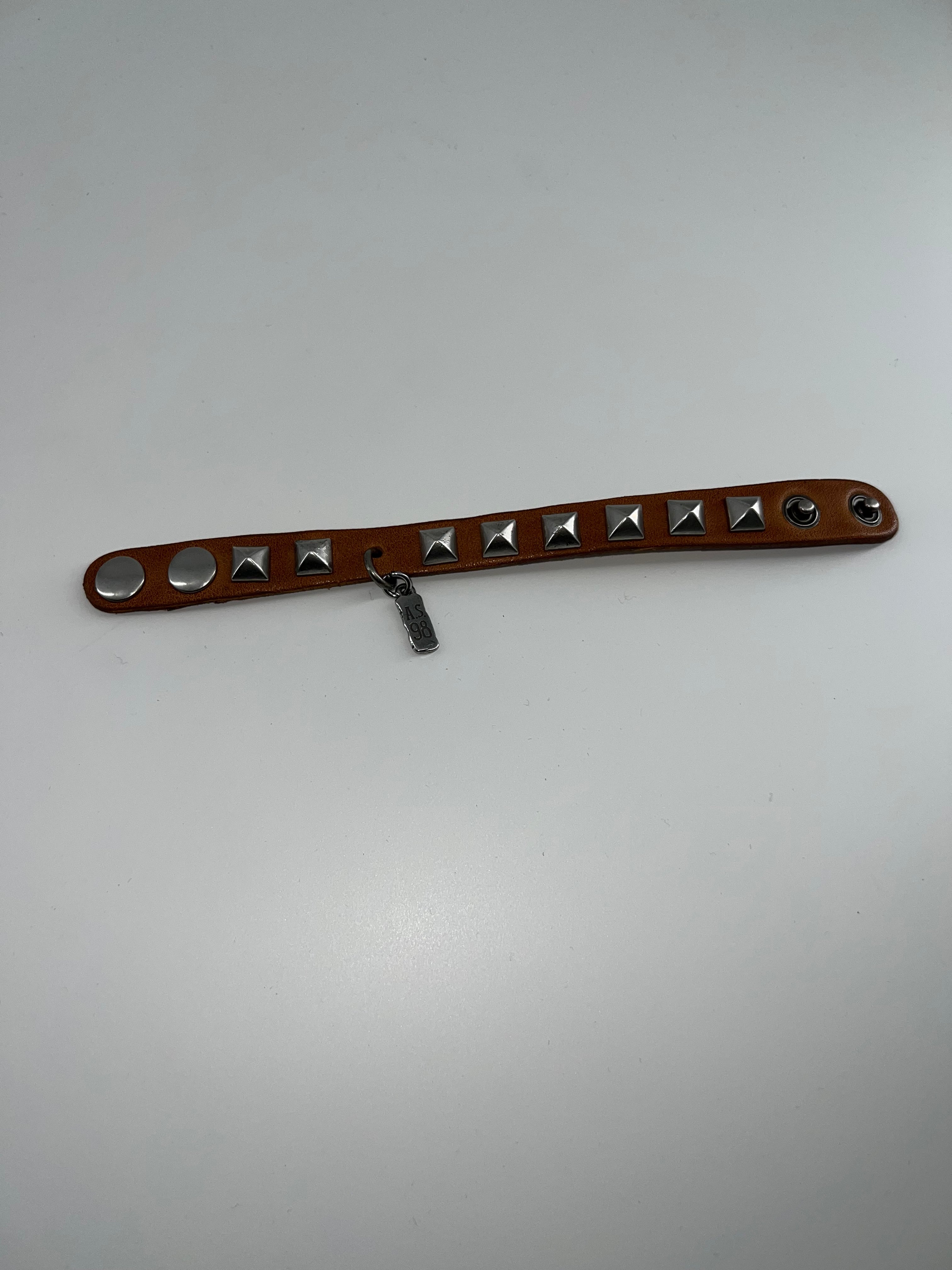 AS98-830044 Bracciale Borchie