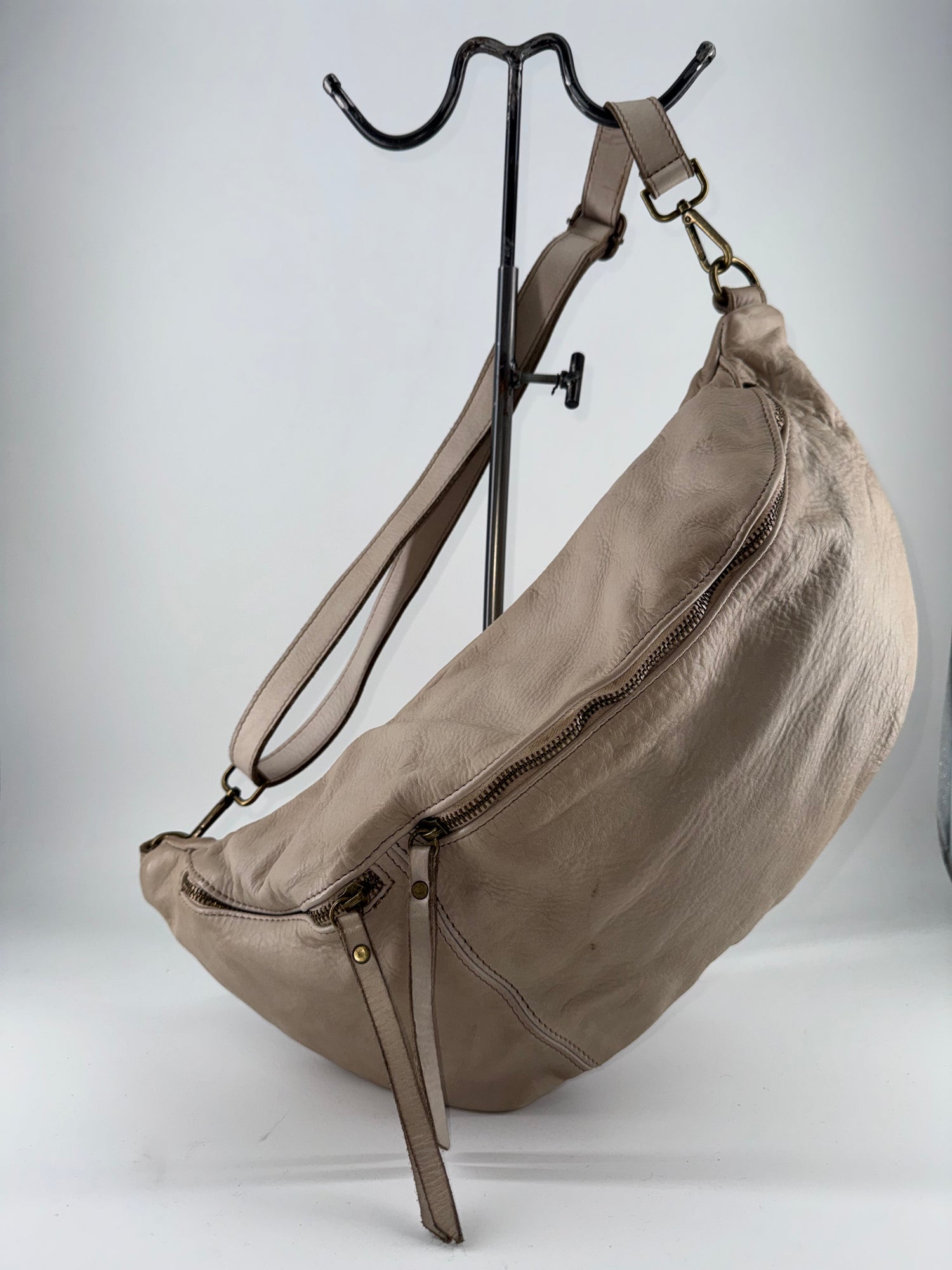 W03-BO19 Takashi Waist Bag