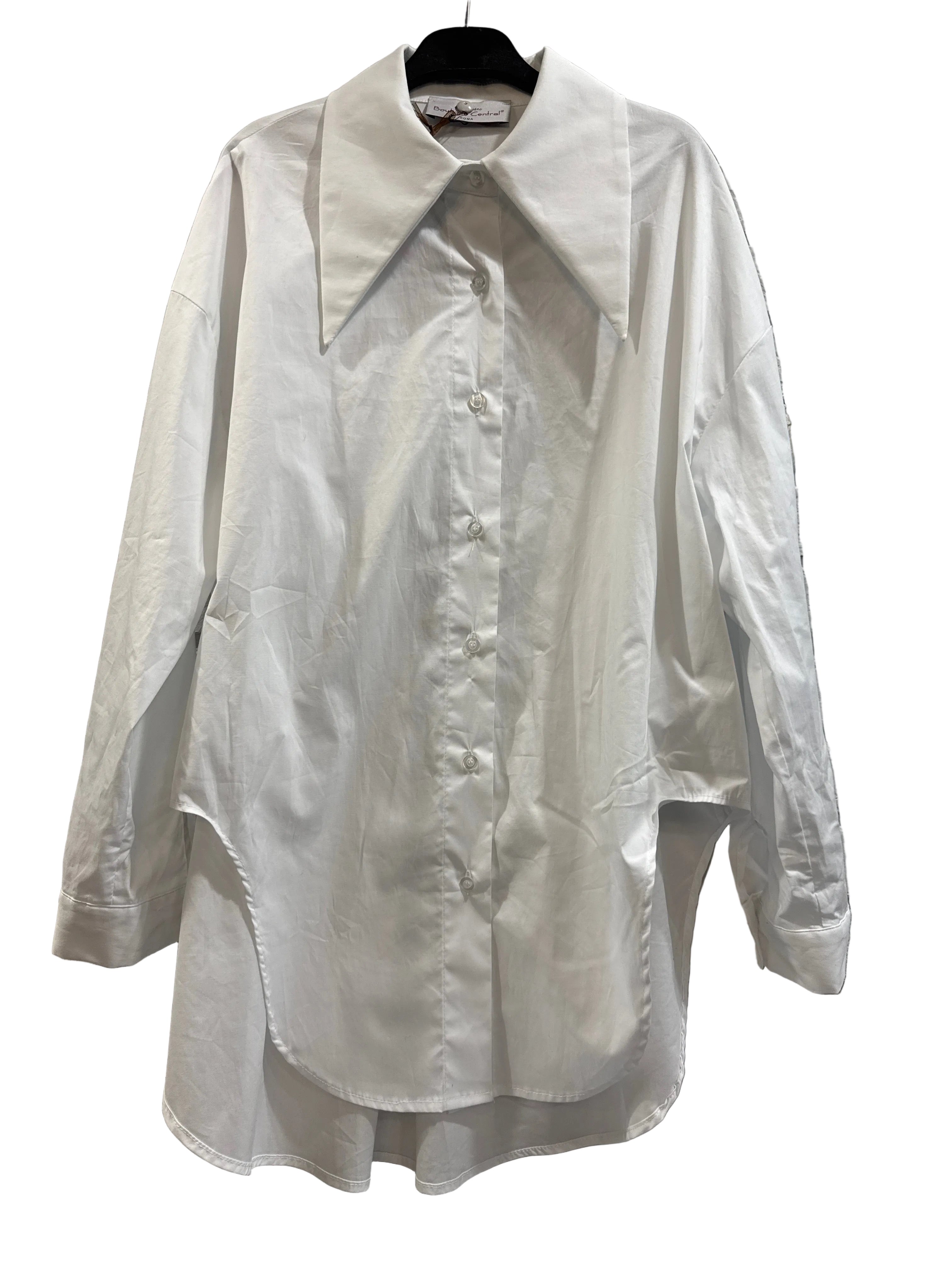 w01-225039 Pointed collar shirt