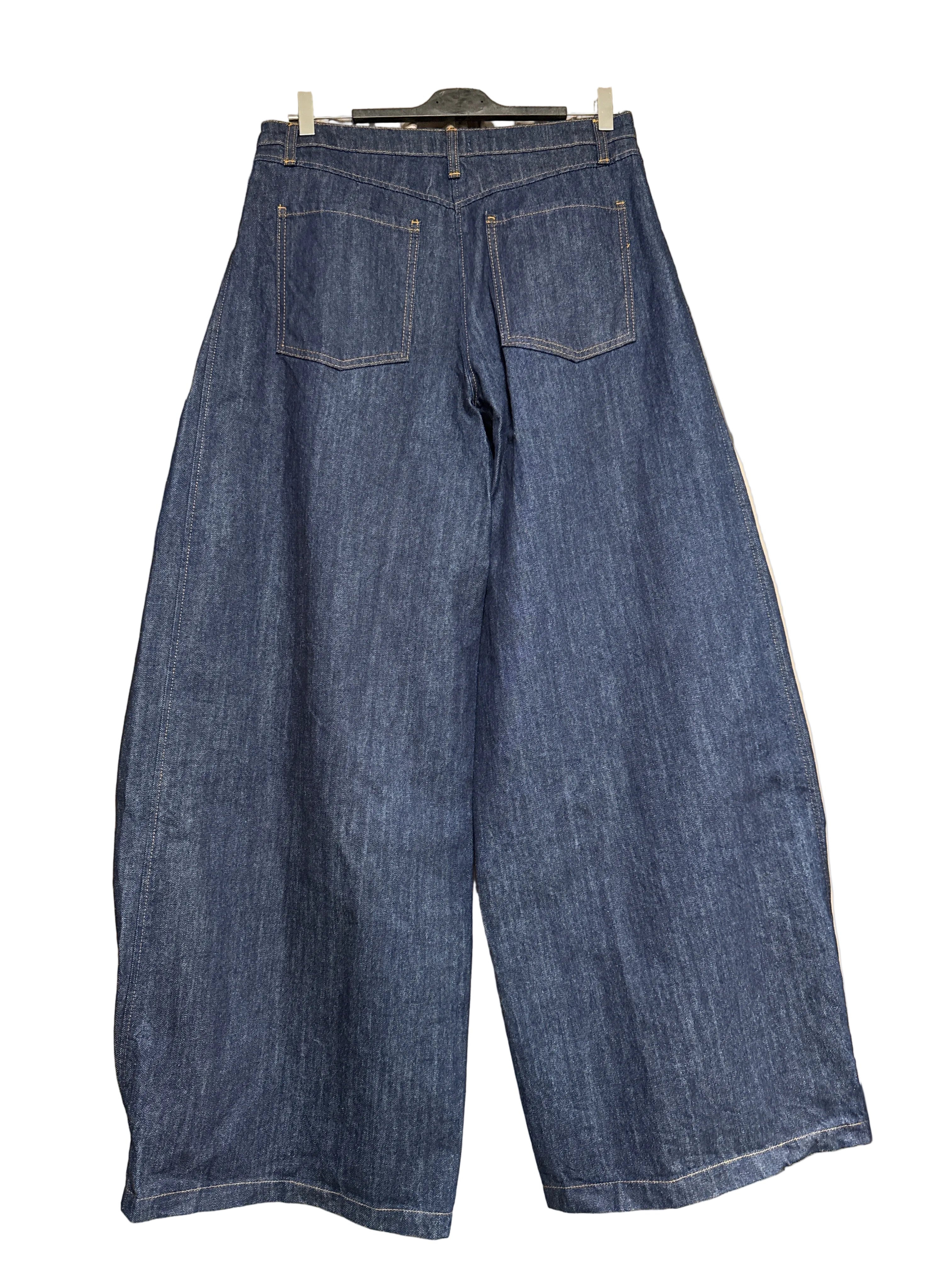 S05-P20942 Oversized Pleated Jeans