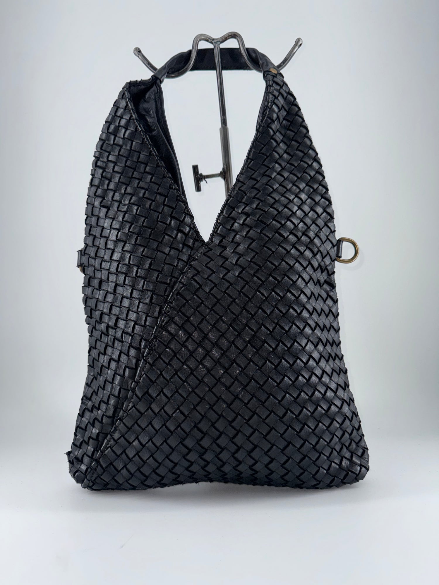 W03-BO16 Madison Bag