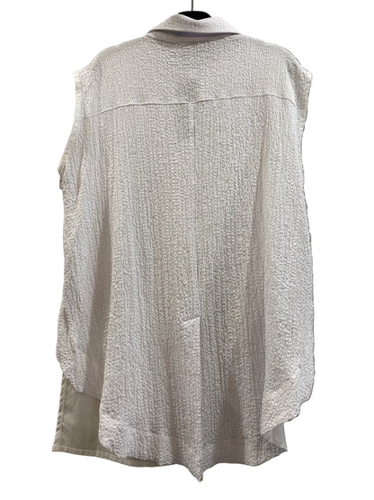 BTQ-CA9G KARINA EMBOSSED SLEEVELESS DRESS