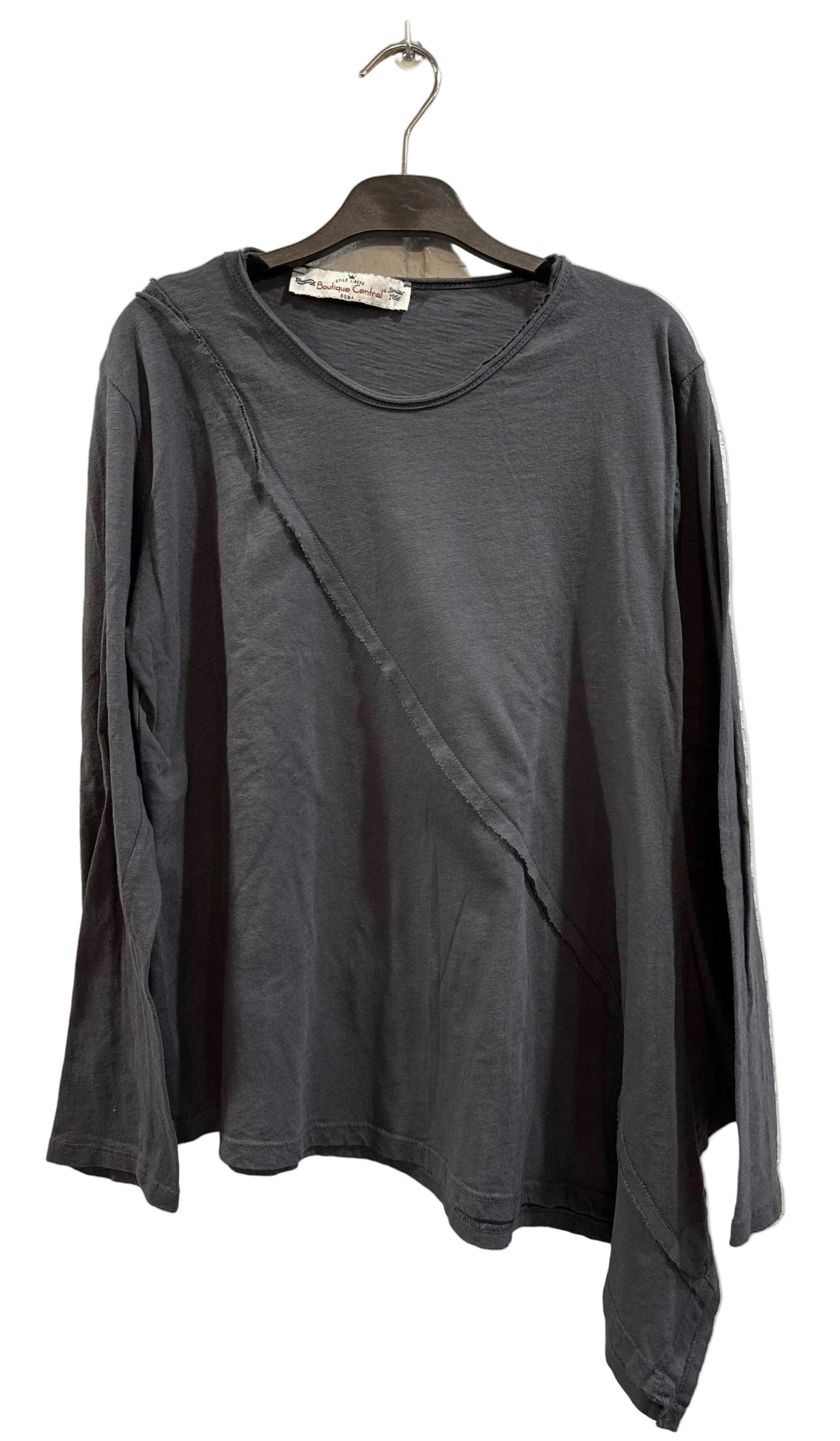 C08 - 07037 T-shirt Asimmetrica - Boutique Central Roma